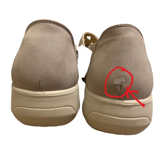 Unbranded Size 10W Beige Mary Jane Moccasins with Velcro strap closure preowned - Picture 6 of 6